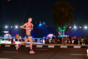 BIB: 427
                            <button type="button" onclick="openModal(15054300)" class="btn btn-primary btn-sm float-right btn-popup" data-toggle="modal" data-target=".modal-high-quality">
                        <i class="fas fa-shopping-cart"></i> Add to Cart
                    </button>
                                            <button type="button" onclick="isThisMe(15054300, true)" class="btn btn-success btn-sm float-right btn-popup btn-isme hidden" data-toggle="tooltip" data-placement="bottom" title="นี่คือรูปของคุณใช่ไหม คลิกที่นี่เพื่อเอาเข้าอัลบั้ม">
                        <i class="fas fa-plus"></i> Add to album
                    </button>
                    <button type="button" onclick="isThisMe(15054300, false)" class="btn btn-warning btn-sm float-right btn-popup btn-isnotme hidden">
                        <i class="fas fa-ban"></i> Remove from album
                    </button>